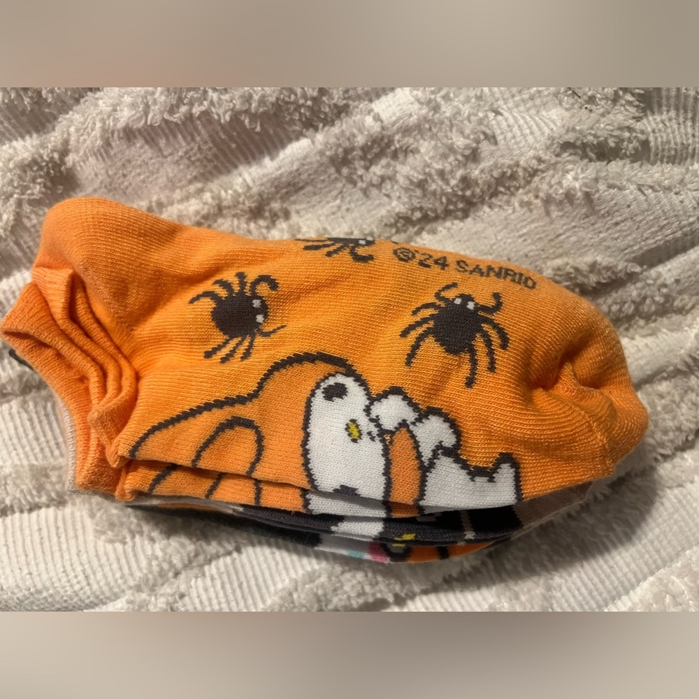 Hello Kitty Halloween Socks - Picture 3 of 3